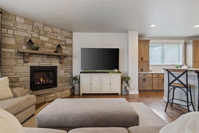 Building Photo - 5118 N Cunard Wy
