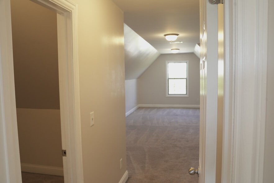 Bonus Room, With Reading knook and two Deep Closets (22x12) - 393 Hays Blvd