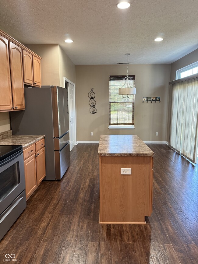 Building Photo - 1055 Woodfield Ct