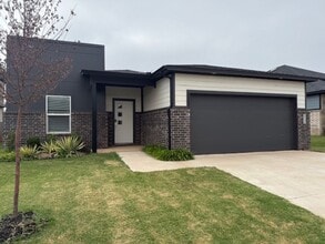 Building Photo - 8100 NW 151st Cir