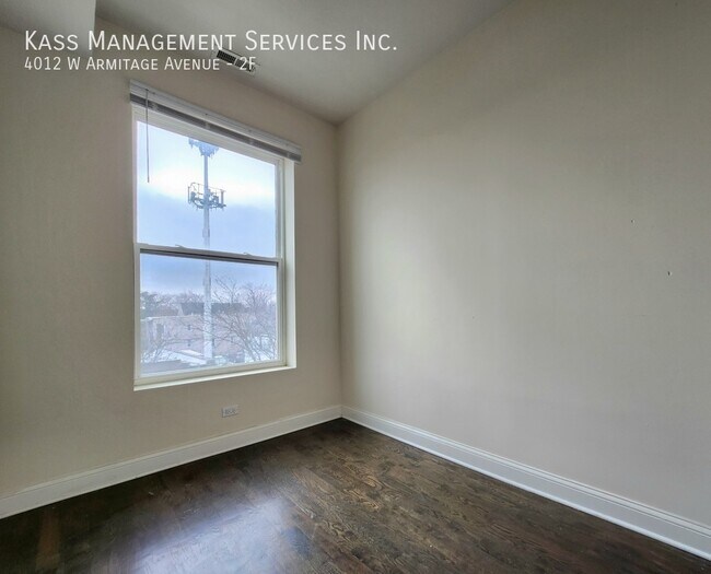 Building Photo - 4012 W Armitage Ave