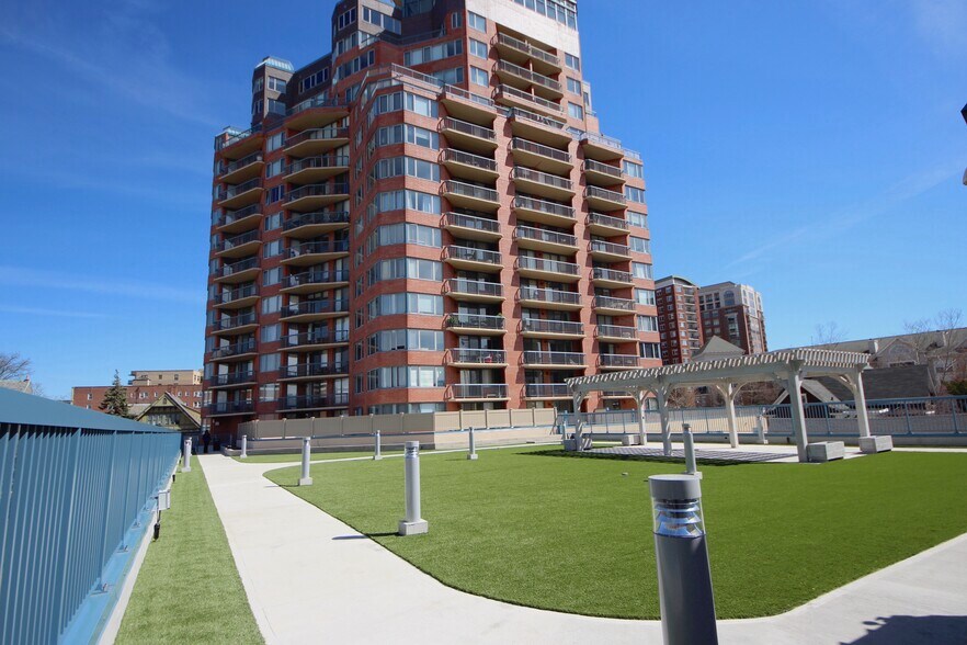 Outdoor Park Area - 25 Forest St