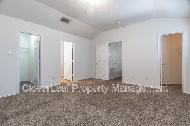Building Photo - 446 S Water Ln