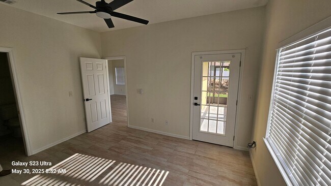 Building Photo - Fully Remodeled 3 Bedroom, 2 Bath Duplex w...