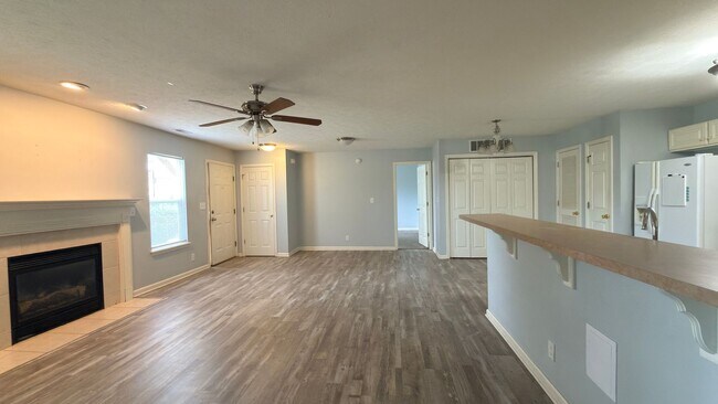 Building Photo - 3221 Kildaire Dr