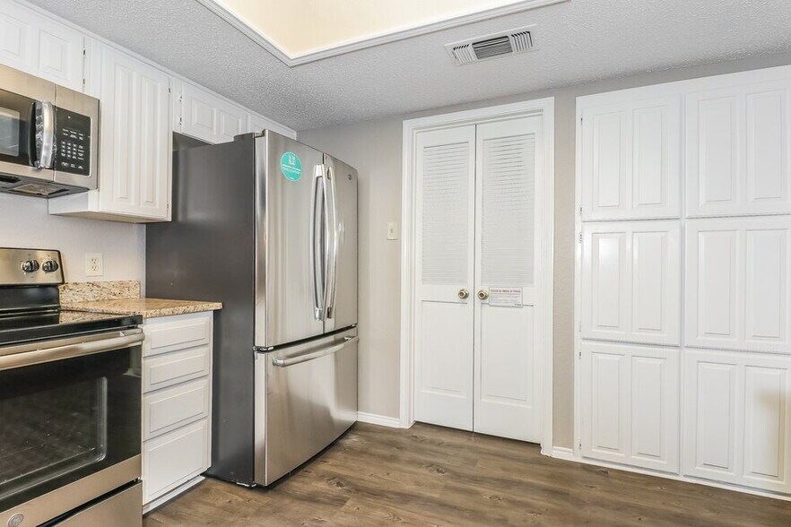 Building Photo - 6303 Berlinetta Dr