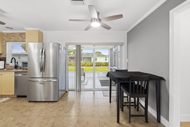 Building Photo - 1672 SW Angelico Ln