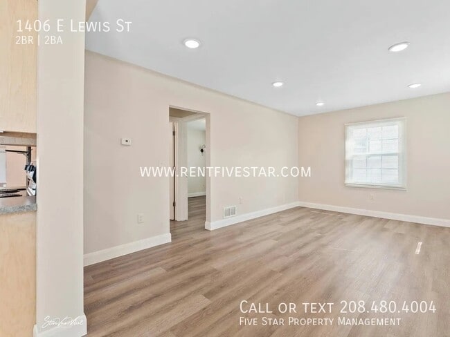 Building Photo - 1406 E Lewis St