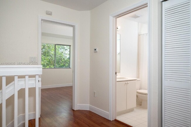 Building Photo - 2831 SE 15th Rd