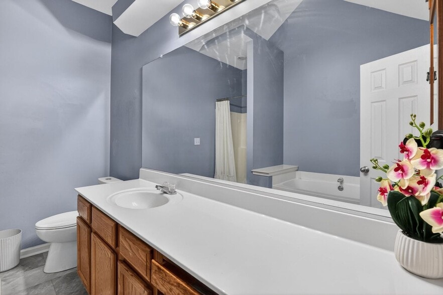 Building Photo - 6044 Steeplechase Ln