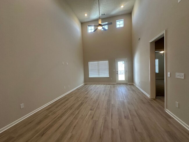 Building Photo - BRAND NEW 4 Bed 3.5 Bath Townhome Near The...