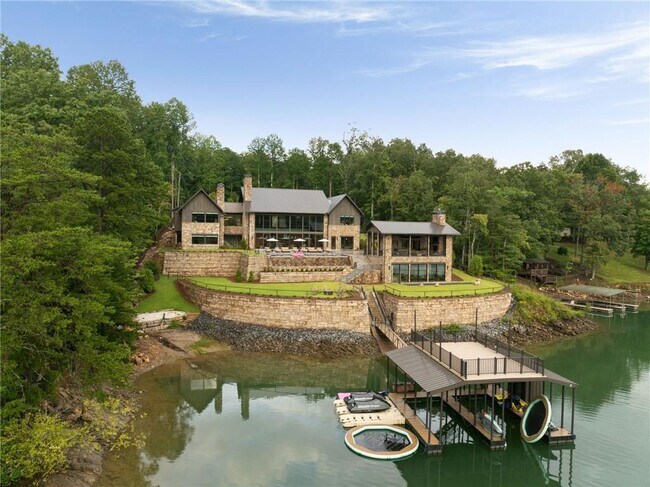 Building Photo - 725 Rocky Point Dr