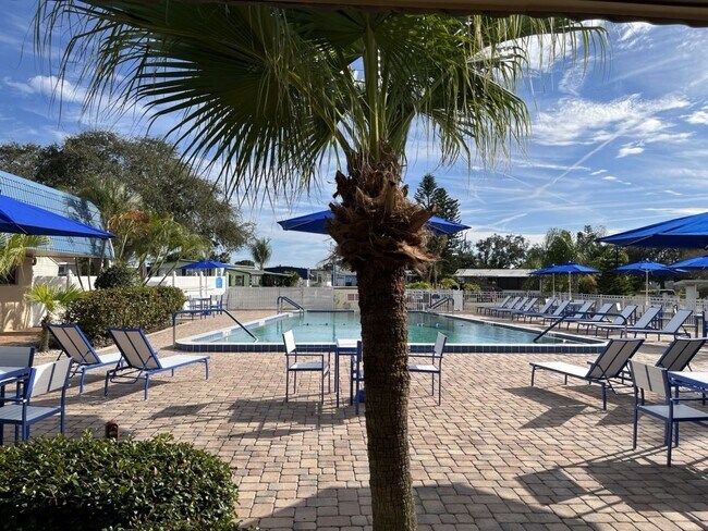 Building Photo - 300 Peck St