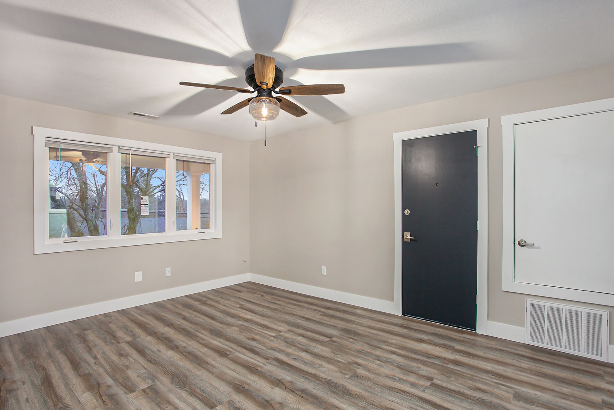 Building Photo - 174 S Fremont St NE