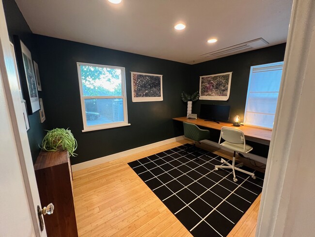 Building Photo - 2456 S 800 E