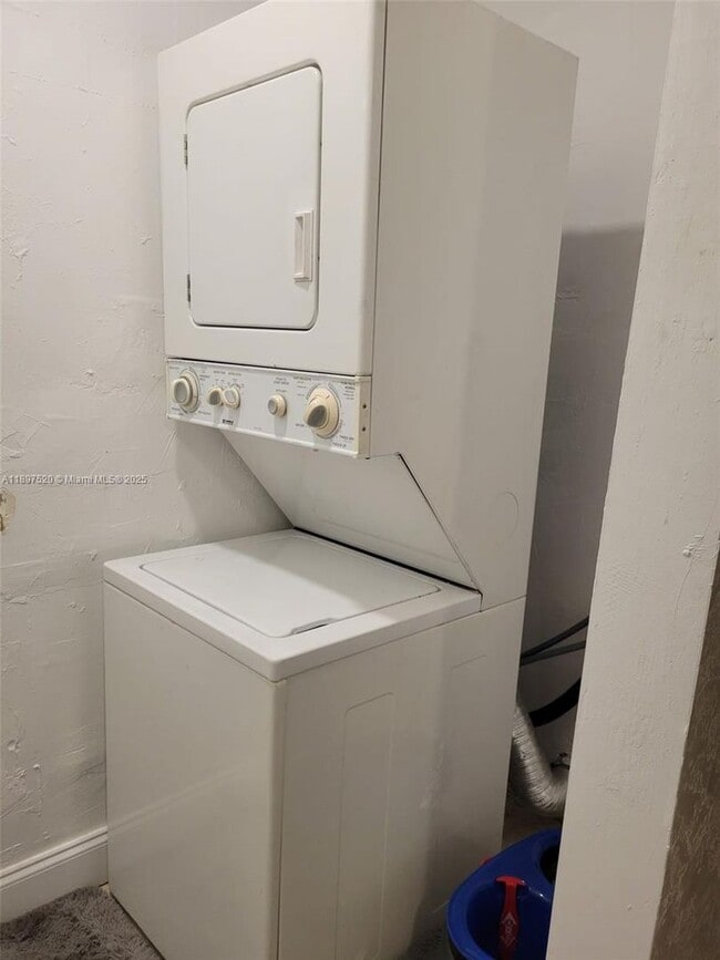 Building Photo - 2759 NW 58th Terrace