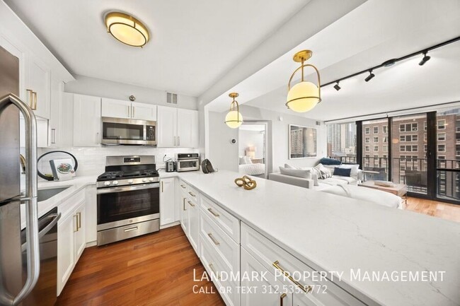 Building Photo - 1309 N Wells St