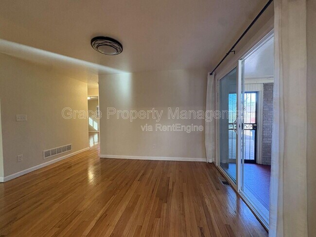 Building Photo - 3183 Vaughn St