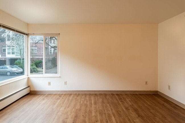 Interior Photo - La Rochelle