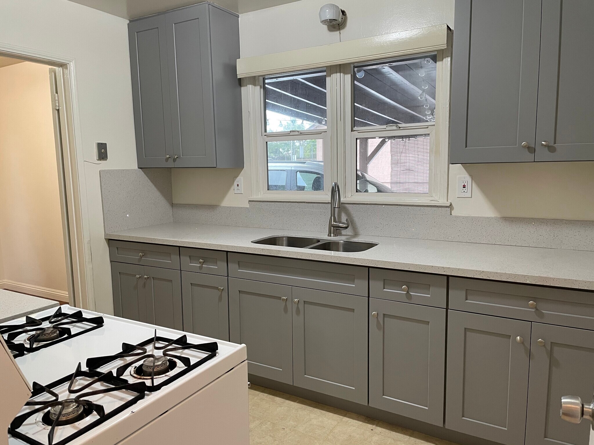Kitchen - 1620 S 2nd Ave