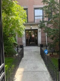 Building Photo - 1367 E 64th St