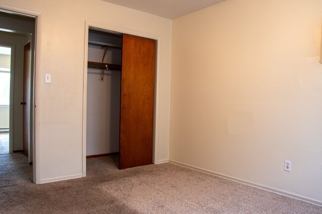 Building Photo - 420 W Mather St