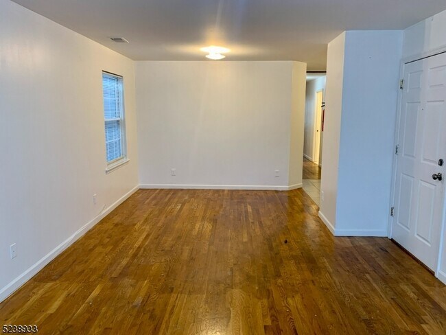 Building Photo - 559 Livingston St