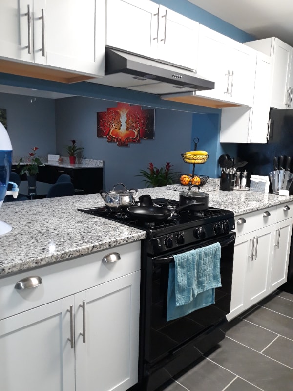 Building Photo - 2000 Waters Edge Dr