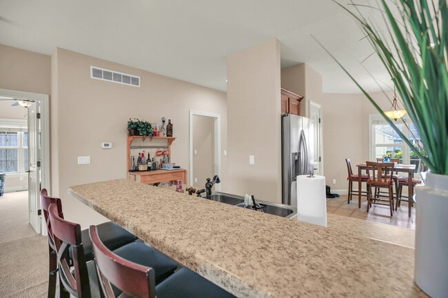 Building Photo - 1504 Stonebluff Ct