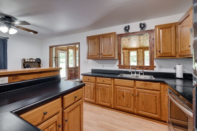 Building Photo - "Charming 2-Bedroom Furnished Retreat with Spacious Layout and 2.5 Baths in York, SC!"