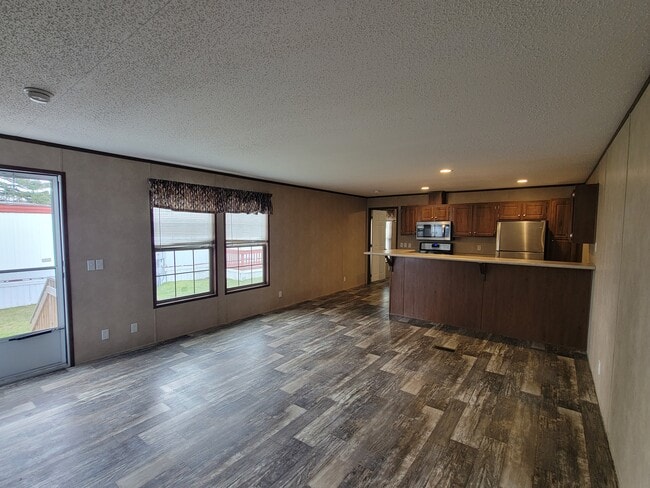 Building Photo - 3660 S Lapeer Rd