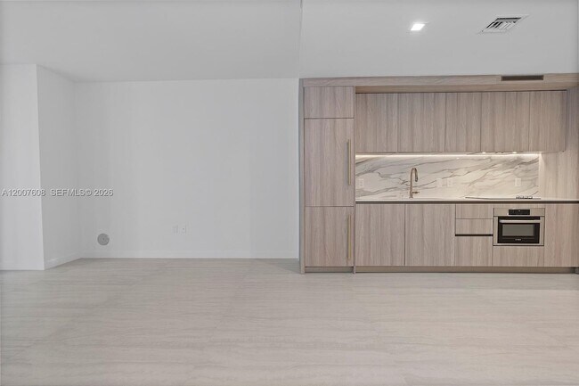 Building Photo - 77 SE 5th St