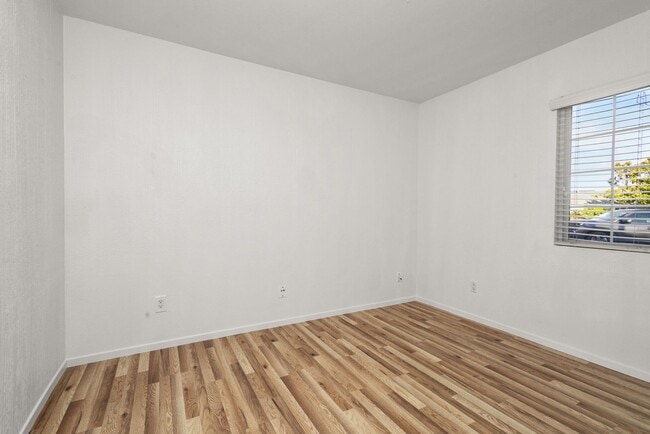 Building Photo - 533 Hibiscus Ct