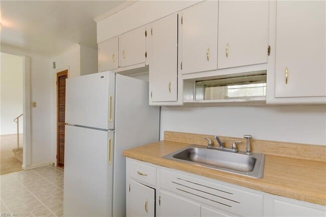 Building Photo - 1316 Gabriel Dr