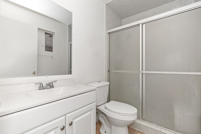 Building Photo - Rental Availalble
