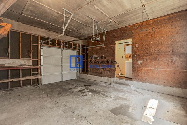 Building Photo - 3 Bed/2 Bath Home In Huntington Park
