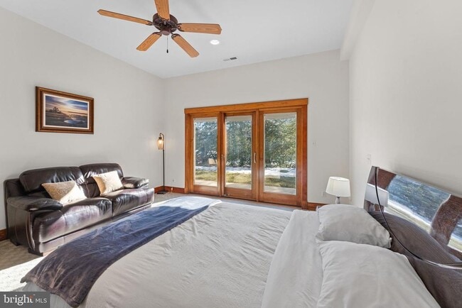 Building Photo - 3535 Meadow Rd