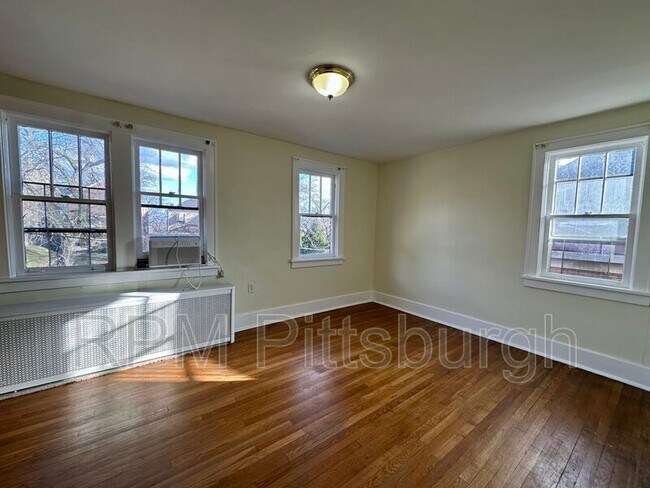 Building Photo - 3306 Shady Ave Ext