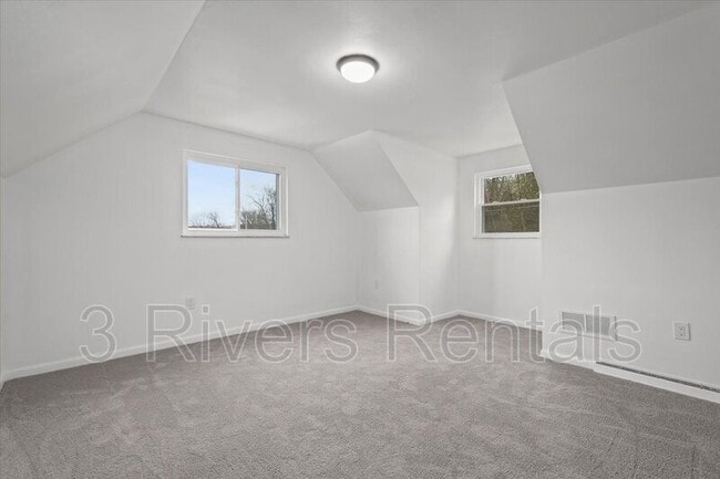 Building Photo - 1303 Cloverdale St