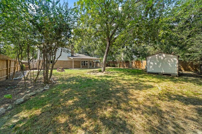 Building Photo - 7014 Woodfern Dr