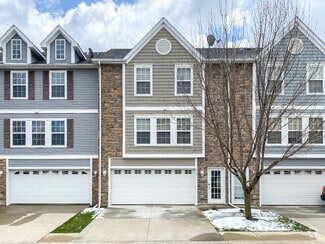 Building Photo - 305 NE Olivewood