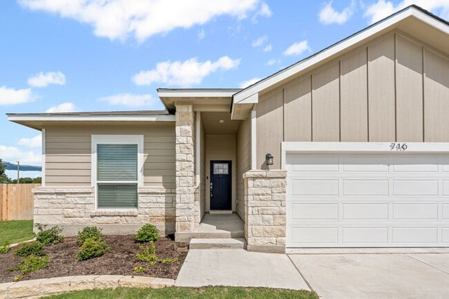 Building Photo - Modern Comfort Meets Style in Hartrick Ranch