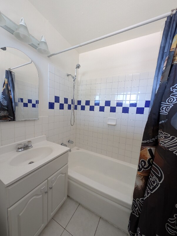 Building Photo - 1032 Gilbert St