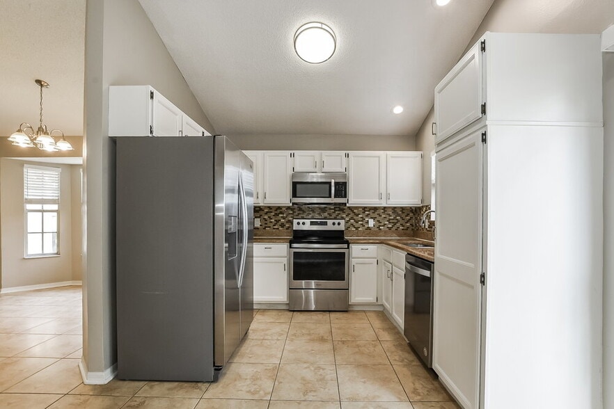 Building Photo - 201 Whiterapids Ct