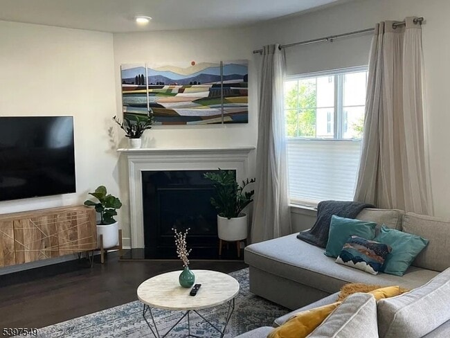 Building Photo - 31 Gerhard Pl