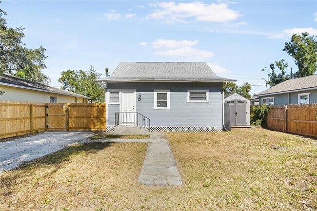 Building Photo - 1805 E Louisiana Ave