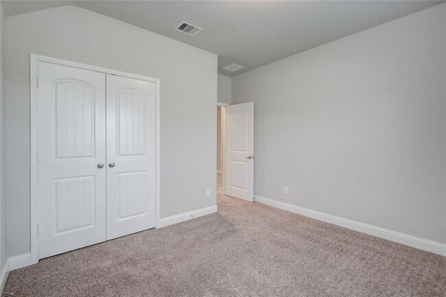 Building Photo - 12704 Southern Oaks Landing