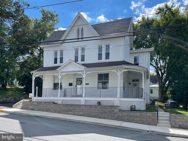 Primary Photo - 214 S Main St