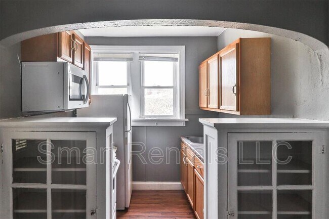 Building Photo - 3860 Bamberger Ave