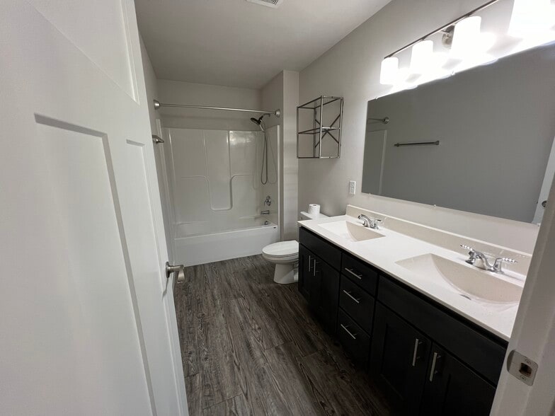 Building Photo - 5521 Prairie Place Dr